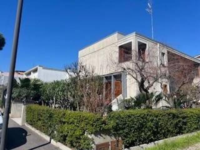 Villa Indipendente in vendita a Unione dei Comuni della Val Vibrata, Alba Adriatica