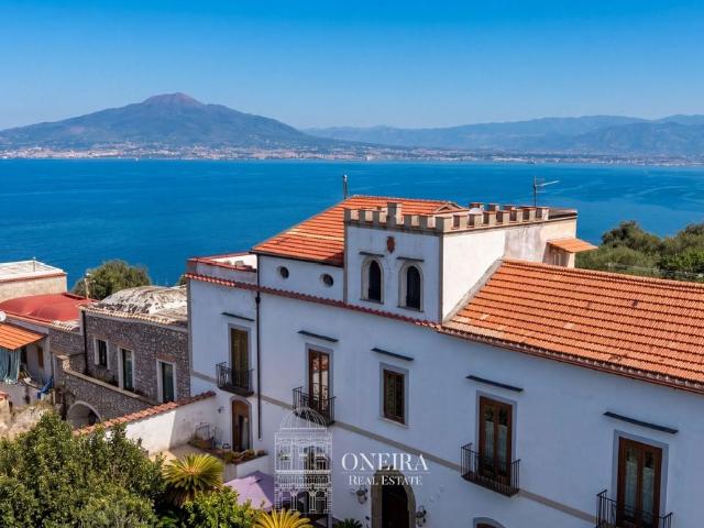 Villa Indipendente in vendita a Vico Equense, Campania