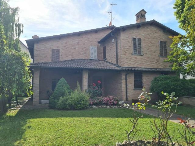 Villa Indipendente in vendita a Zelo Buon Persico, Lombardia