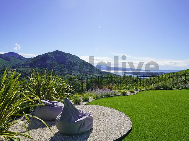 Villa Indipendente in affitto a Comunità montana della Valle Sabbia, Roè Volciano