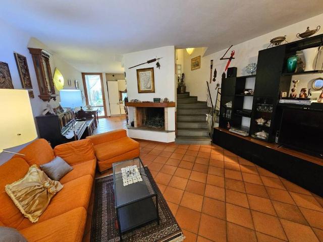 Villa Schiera in vendita a Querceto, Sesto Fiorentino