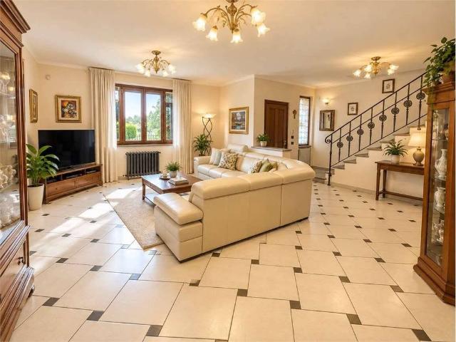 Villa Schiera in vendita a Poggio A Caiano, Toscana