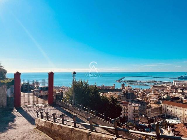 Villa Schiera in vendita a Salerno, Campania