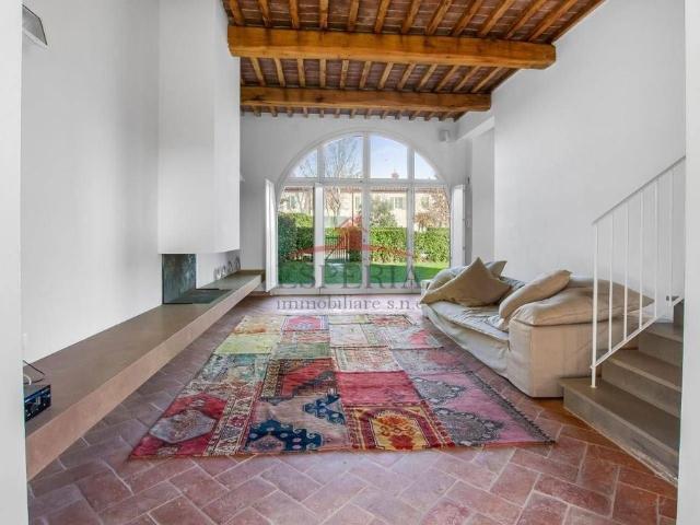 Villa Schiera in vendita a San Giuliano Terme, Toscana
