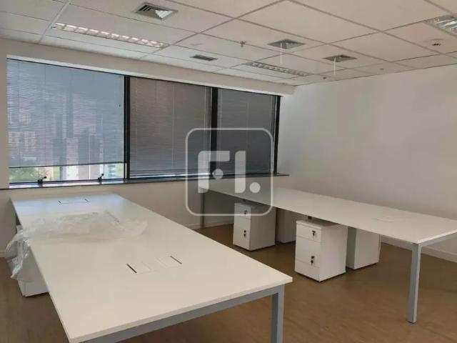 Ponto Comercial aluguel em Região Imediata de São Paulo, Região Metropolitana de São Paulo