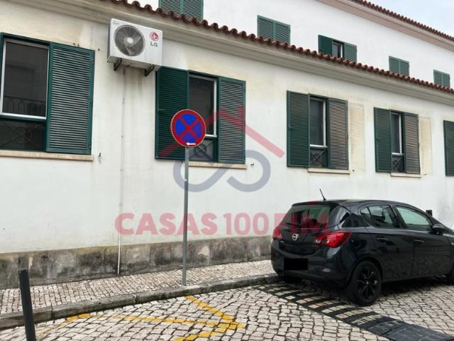 Escritório alugar em Batalha, Urbanização do Pinhal Manso