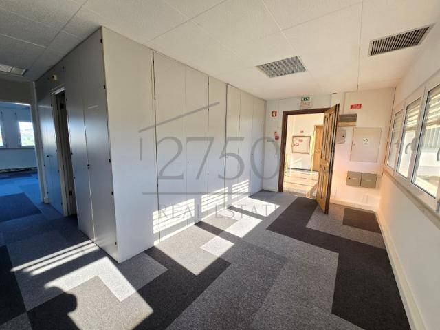 Escritório alugar em Rio de Mouro Velho, Sintra