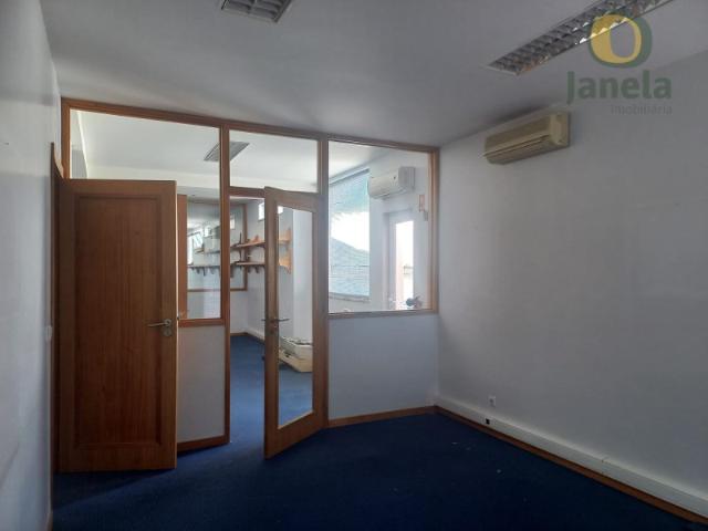 Escritório alugar em Vale das Almas, Faro