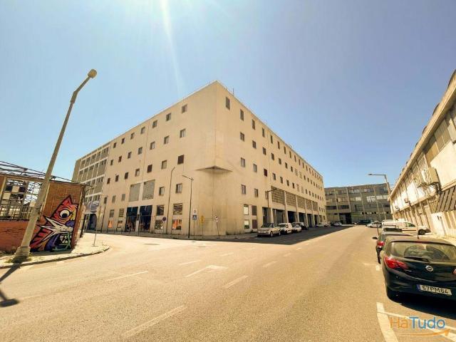 Armazém alugar em Lisboa