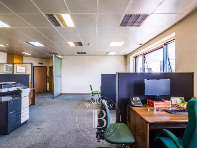 Escritório venda em Quinta das Laranjeiras, Lisboa