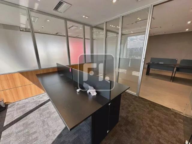 Ponto Comercial aluguel em Região Imediata de São Paulo, Região Metropolitana de São Paulo