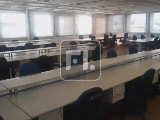 Ponto Comercial aluguel em Região Imediata de São Paulo, Região Metropolitana de São Paulo