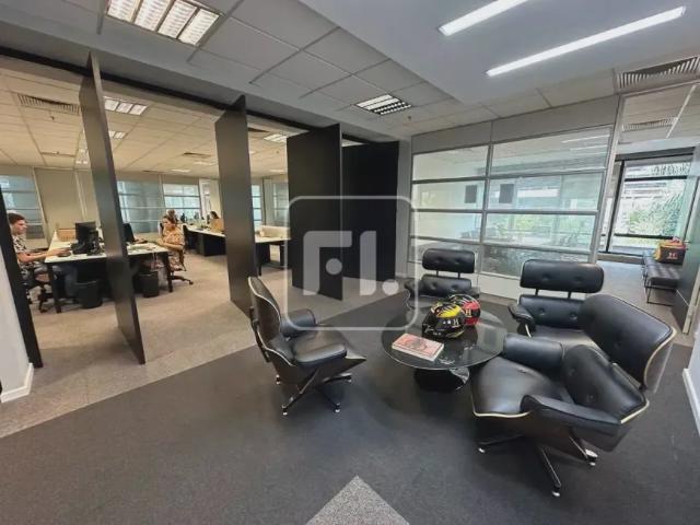Ponto Comercial aluguel em Região Imediata de São Paulo, Região Metropolitana de São Paulo
