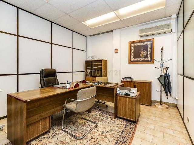 Escritório alugar em Amadora, Lisboa