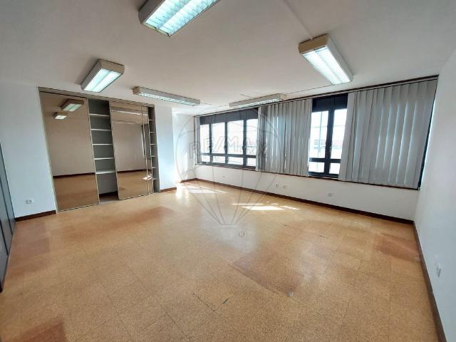 Escritório alugar em Porto, Lordelo Do Ouro