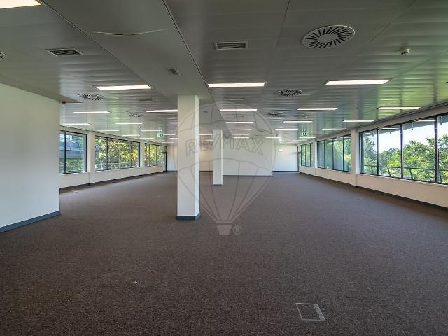 Escritório alugar em Taguspark - Parque de Ciência e Tecnologia, Oeiras