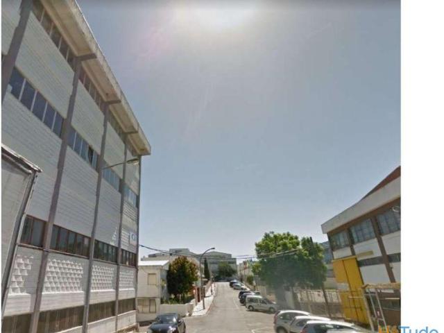 Escritório alugar em Santiago Dos Velhos, Lisboa