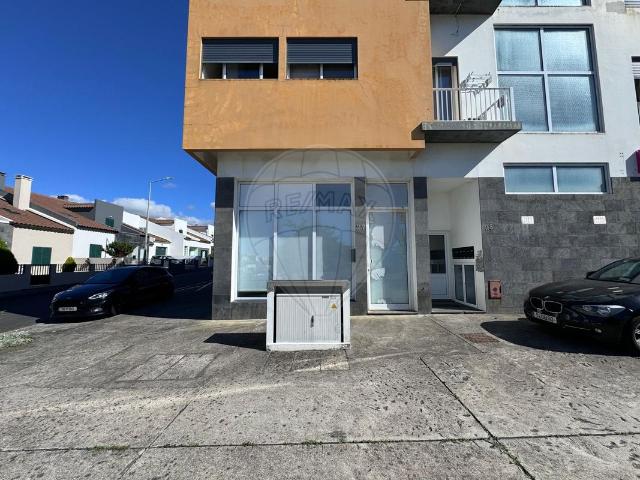 Escritório alugar em Ribeira Grande, Conceição