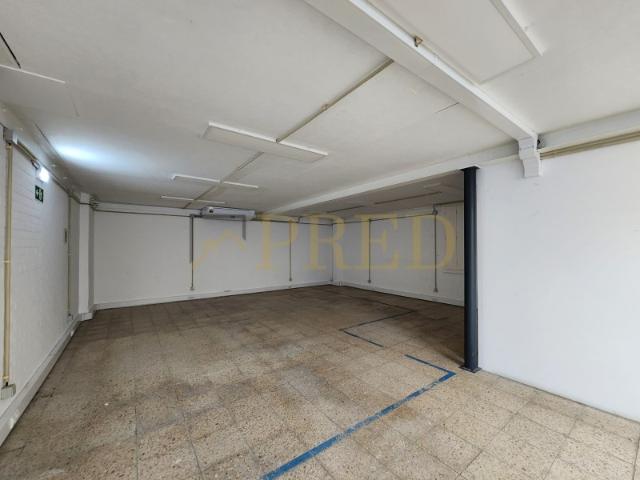 Armazém alugar em Mafamude, Vila Nova De Gaia