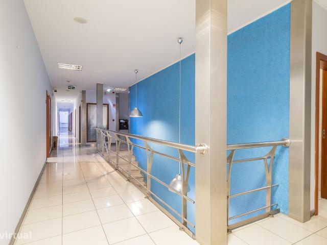Ponto Comercial alugar em Alhos Vedros, Urbanização Vila Rosa