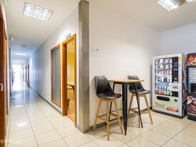 Ponto Comercial alugar em Alhos Vedros, Urbanização Vila Rosa