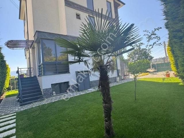 Serdivan içerisinde satılık Villa