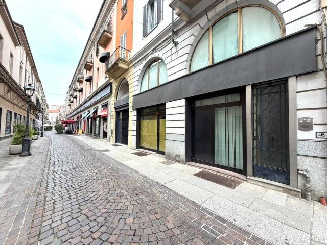 Locale Commerciale in affitto a Piemonte, Alessandria