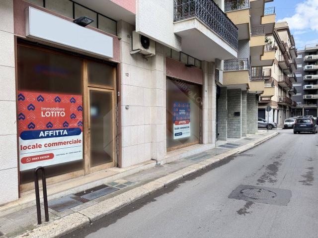 Locale Commerciale in affitto a Puglia, Barletta-andria-trani