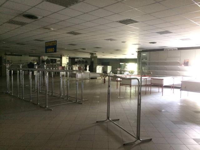 Locale Commerciale in affitto a Unione di comuni Montana Lunigiana, Aulla