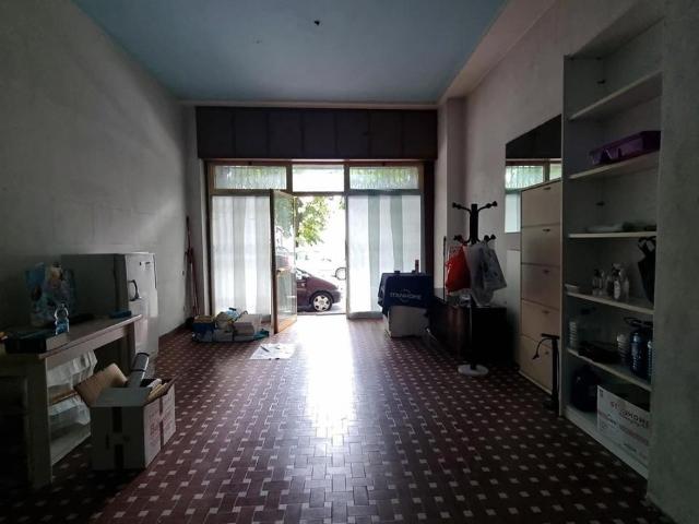 Locale Commerciale in affitto a Perticata, Carrara