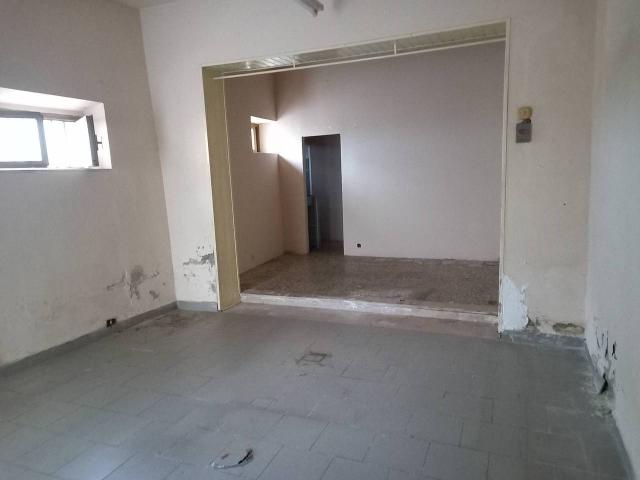 Locale Commerciale in affitto a Casciana Terme Lari, Parlascio