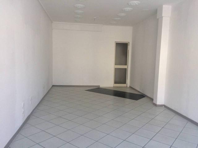 Locale Commerciale in affitto a Navacchio, Cascina