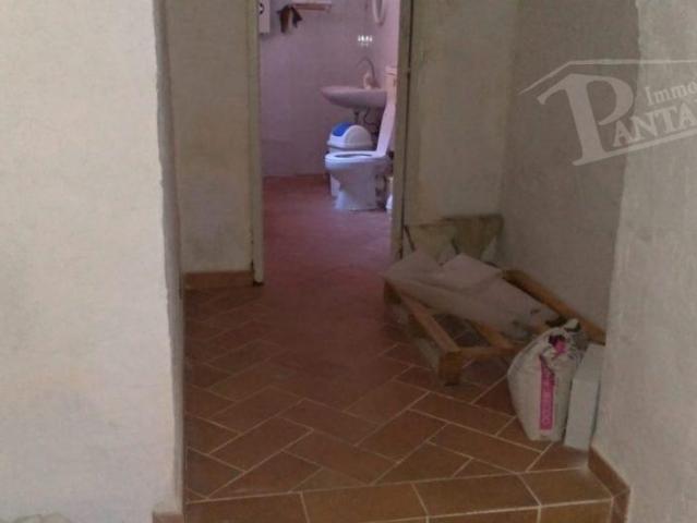 Locale Commerciale in affitto a Unione di Comuni della Romagna Forlivese, Quattro