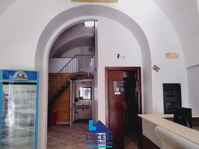 Locale Commerciale in vendita a Puglia, Lecce