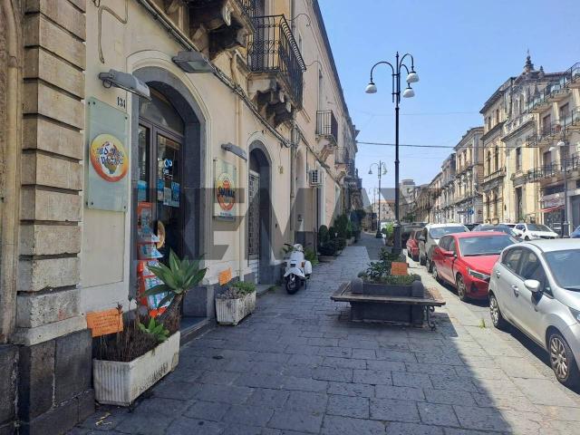 Locale Commerciale in affitto a Giarre, Sicilia