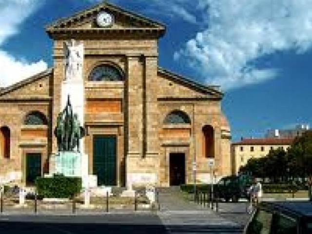 Locale Commerciale in affitto a Livorno