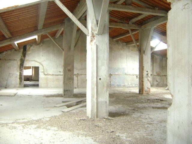 Locale Commerciale in affitto a Venezia Nuova, Livorno