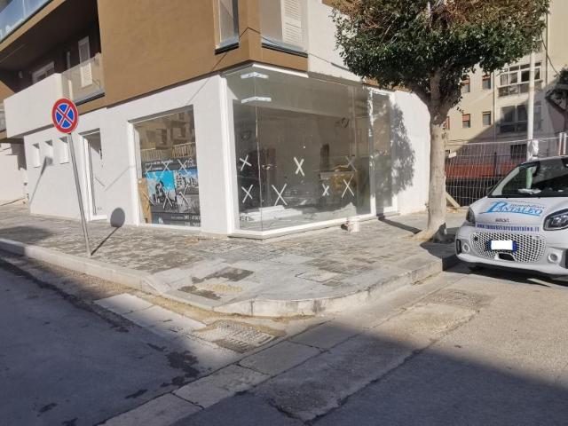 Locale Commerciale in affitto a Marsala, Sicilia