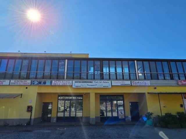 Locale Commerciale in affitto a Comunità Montana Valli del Verbano, Mesenzana