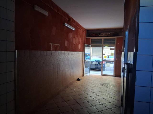 Locale Commerciale in affitto a Camaldoli, Pianura
