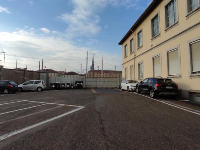 Locale Commerciale in affitto a Sacro Cuore, Piemonte