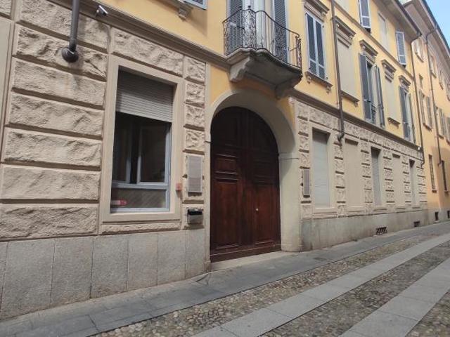 Locale Commerciale in affitto a Porta Mortara, Piemonte