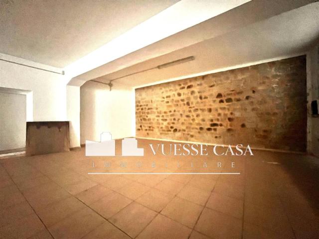 Locale Commerciale in affitto a Istiritta, Nuoro