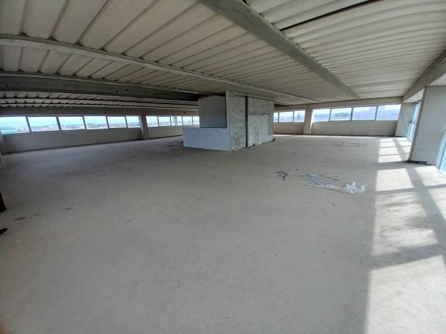 Locale Commerciale in affitto a Le Melorie, Ponsacco