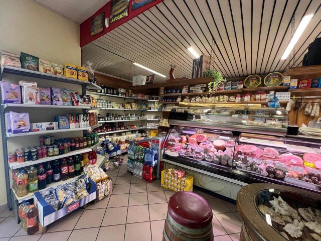 Locale Commerciale in affitto a Villaggio Norge Polesine, Rosolina