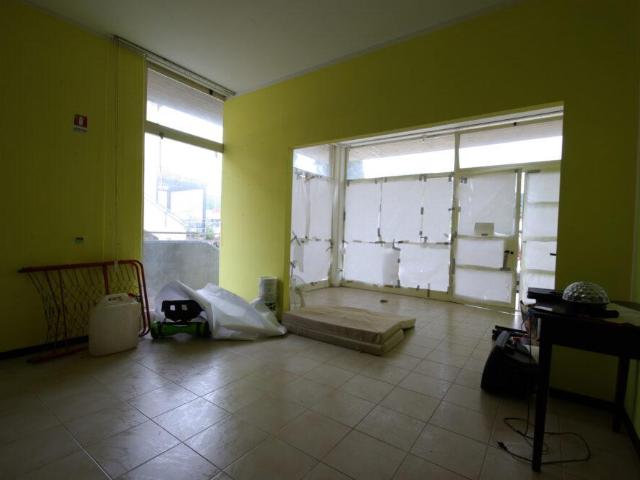 Locale Commerciale in affitto a Petricce, San Giustino