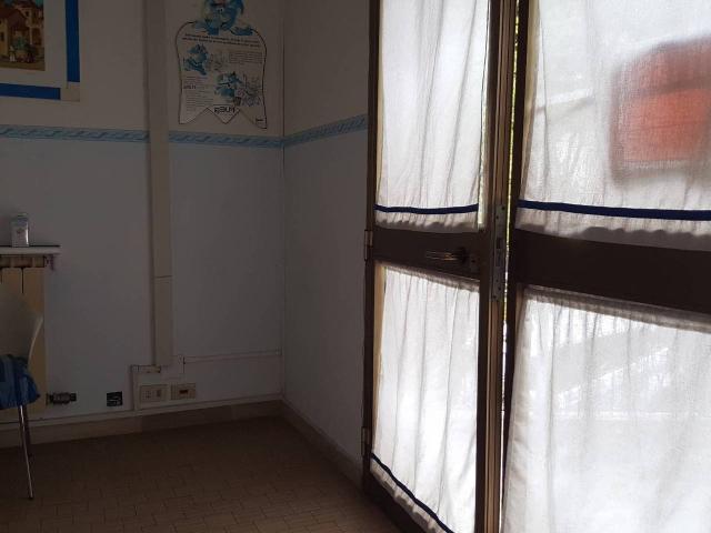 Locale Commerciale in affitto a Sottili, Santa Maria A Monte