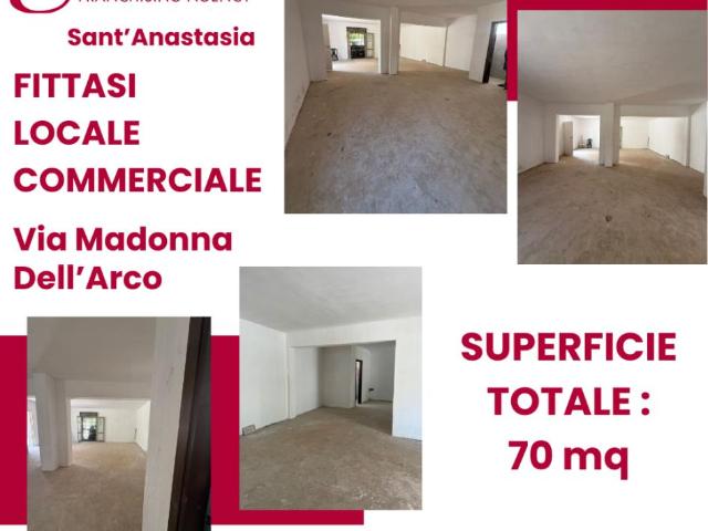 Locale Commerciale in affitto a Madonna dell'Arco, Sant'anastasia
