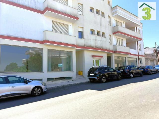 Locale Commerciale in affitto a Puglia, Lecce