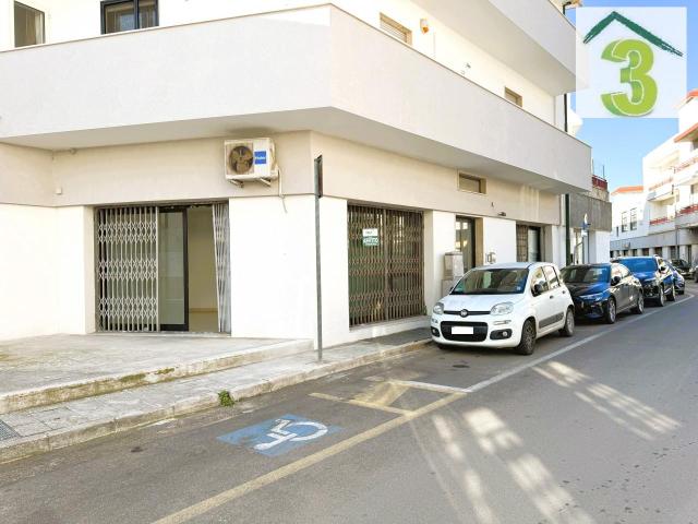 Locale Commerciale in affitto a Puglia, Lecce